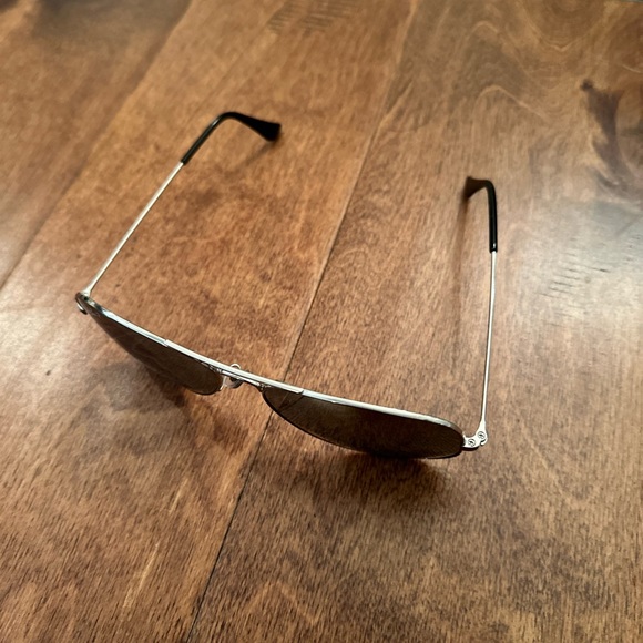 Excellent condition! Polarized Ray Ban mirror aviators - Picture 5 of 7